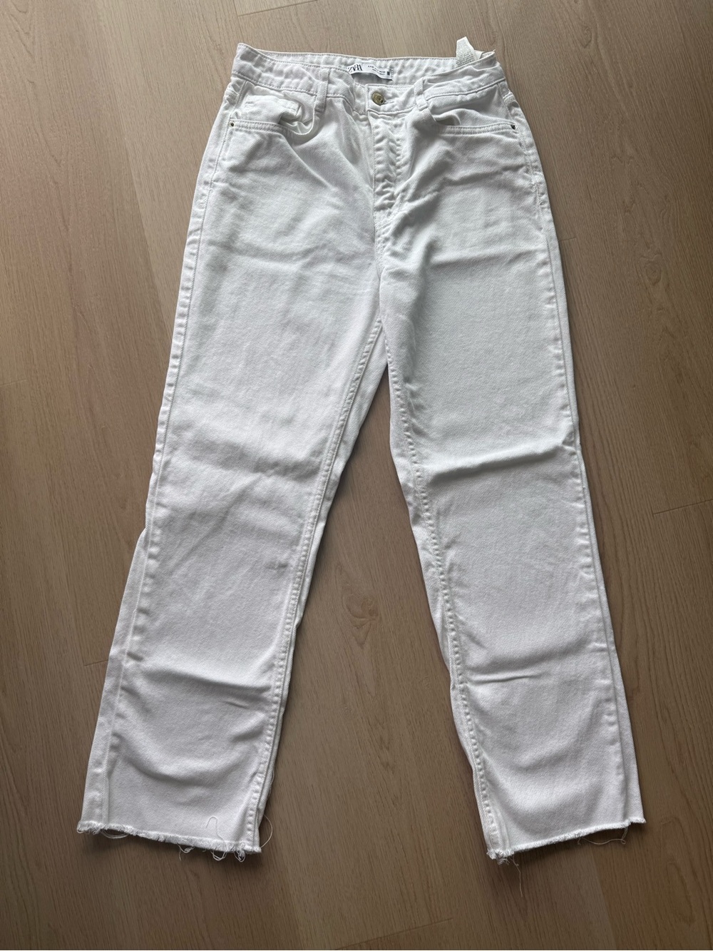 Zara White Straight-Leg Ankle Jeans with Raw Hem